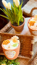 Load image into Gallery viewer, ✨DAISY AND HONEY ✨CANDLES✨